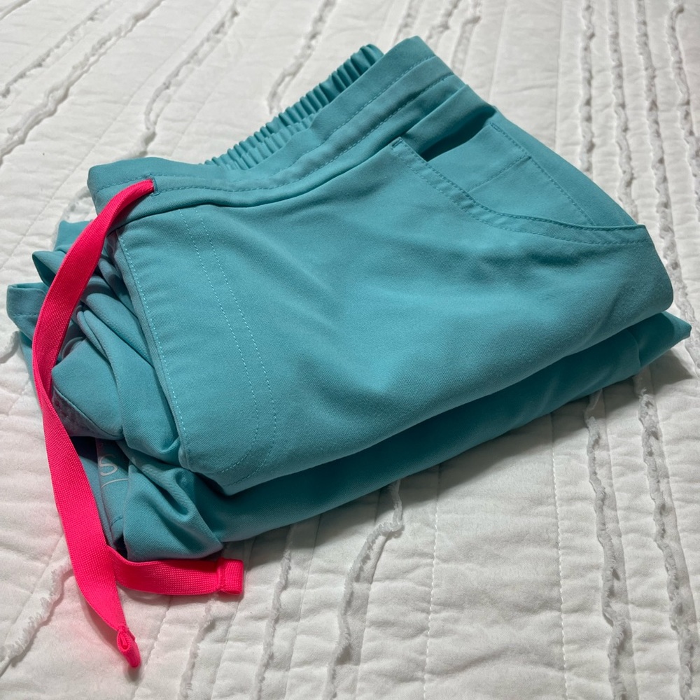 Figs scrub set